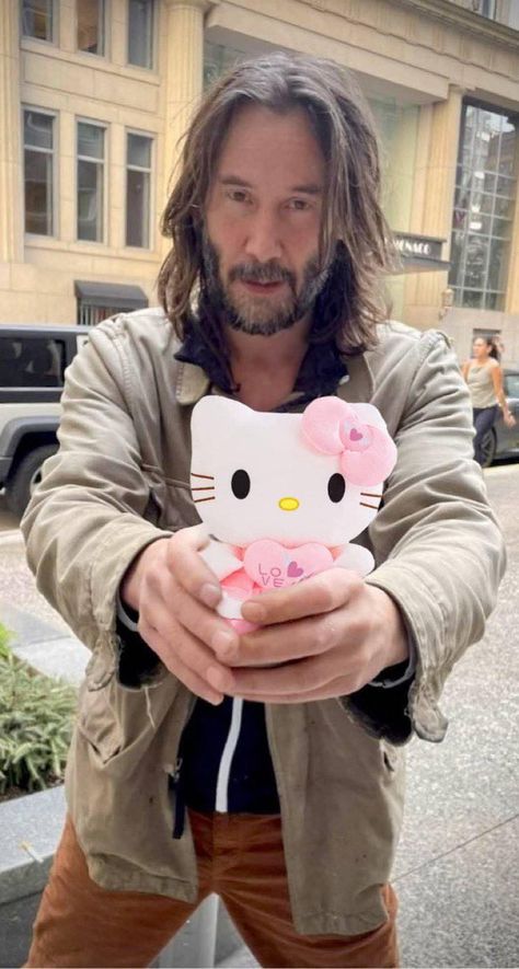 Wojskowy Humor, Hellboy Tattoo, Baba Jaga, Keanu Reeves John Wick, Keanu Charles Reeves, Very Funny Pictures, Really Funny Pictures, Keanu Reeves, Pretty Men