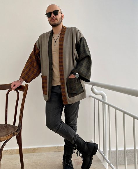 Noragi Jacket Men, Modern Kimono Men, Haori Outfit, Kimono Jacket Outfit, Modern Japanese Clothing, Modern Kimono Fashion, Mens Kimono Shirt, Artist Identity, Kemeja Korea