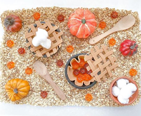 Fall Pasta Sensory Bin, Thanksgiving Themed Sensory Bin, Pumpkin Pie Sensory Bin Preschool, November Sensory Table Ideas, Pumpkin Themed Sensory Bin, Preschool Thanksgiving Sensory Bin, Pumpkin Spice Sensory Bin, Candy Corn Sensory Bin, Sensory Bin Thanksgiving