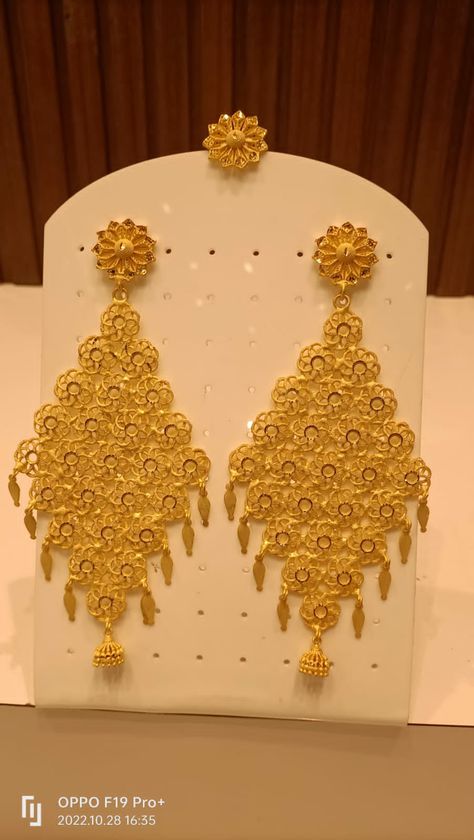 Indian Gold Necklace Designs, Jewelry Earings, Dubai Gold Jewelry, Dolphin Ring, Unique Gold Jewelry Designs, Floral Henna Designs, Bridal Jewelry Sets Brides, Delicate Gold Jewelry, Bridal Gift Wrapping Ideas