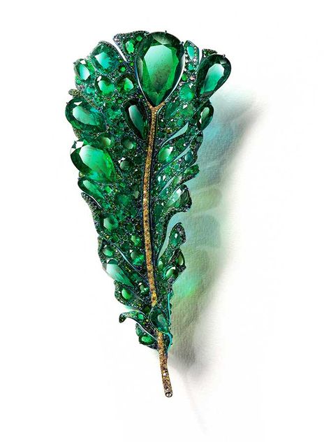 Cindy Chao Plumule feather brooch Cindy Chao, Green Brooch, Dior Earrings, High Fashion Jewelry, Luxury Jewelry Brands, Asian Jewelry, Emerald Earrings, Gold Price, Fancy Color Diamonds