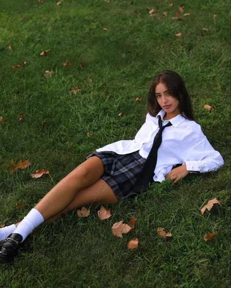 Private School Uniforms, Boarding School Aesthetic, Estilo Rory Gilmore, Gossip Girl Outfits, School Uniform Fashion, School Uniform Outfits, Rory Gilmore, Uniform Fashion, Girls Uniforms