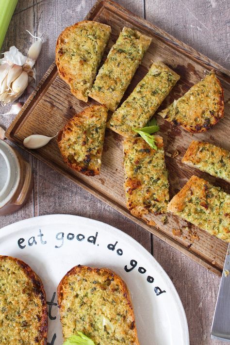 Celery Bread, Baked Celery, Grated Carrot Salad, Herbed Butter, Sea Salt Recipes, Healthy Nutrition Plan, Spring Dishes, Garlic Bread Recipe, Winter Dishes