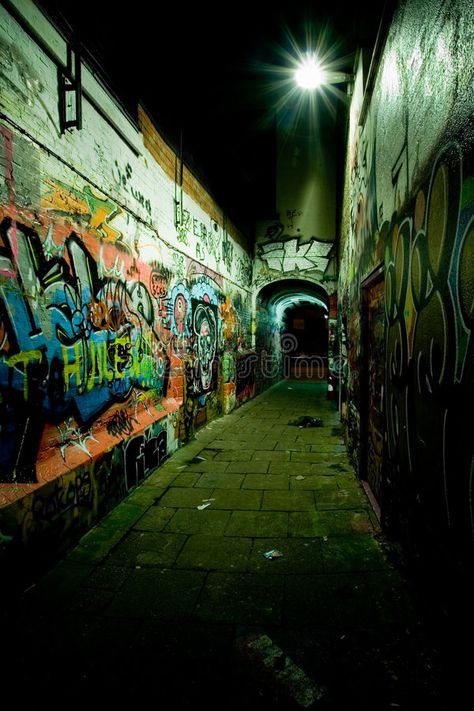 Night Editorial, Graffiti Alley, Alphabet Graffiti, Graffiti Photography, Graffiti Logo, Night Photo, Graffiti Alphabet, Graffiti Font, Grunge Art