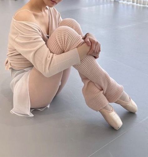 Ballet Stuff, Ballet Beauty, Ballet Inspiration, Ballet Clothes, Aesthetic Outfit Ideas, Ballet Class, Ballet Girls, Cooler Look, Intj