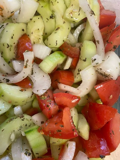 bf6d80944ceff948d8f55ef773e45bd4 Marinated Cucumbers Onions And Tomatoes, Montana Recipes, Cucumbers Onions And Tomatoes, Cucumber Tomato And Onion Salad, Awesome Salads, Tomatoes Salad, Tomato And Onion Salad, Cucumber Onion, Onions And Tomatoes