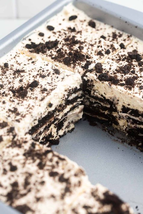 Chocolate Oreo Icebox Cake, Mocha Oreo No Bake Dessert, Oreo Thins Icebox Cake, Ice Box Cake Oreo, No Bake Oreo Icebox Cake, Best Easy Desserts For A Crowd, Easy Sunday Desserts, No Bake Cakes 4 Ingredients, Golden Oreo Icebox Cake