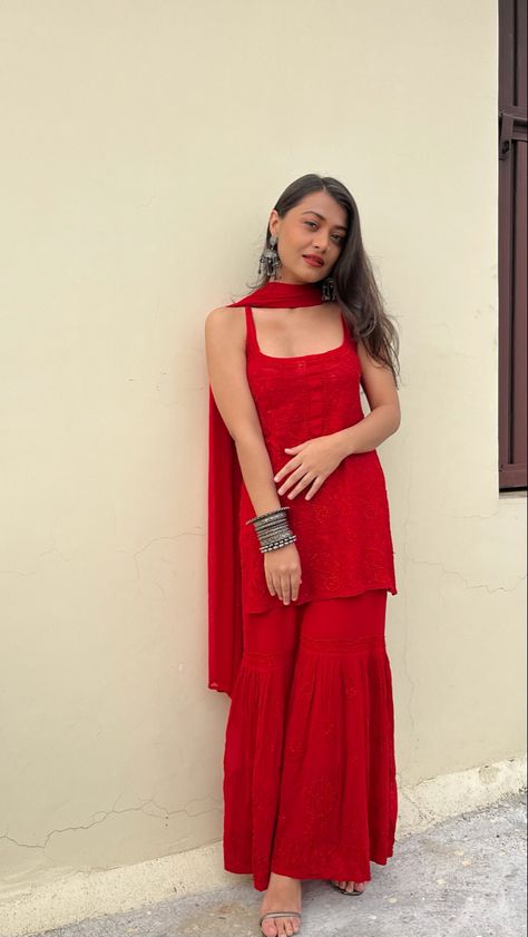 Chikankari outfits! #kurtaset #chikankari #indianfashion #kurta #red Rakhi Outfit Ideas Kurti, Red Chikankari Suits, Red Suit Designs Indian Style, Red Kurti Design Style, Chikankari Kurta With Jeans, Chikankari Kurti With Jeans, Red Chikankari Kurta, Chikankari Outfits, Indian Magic