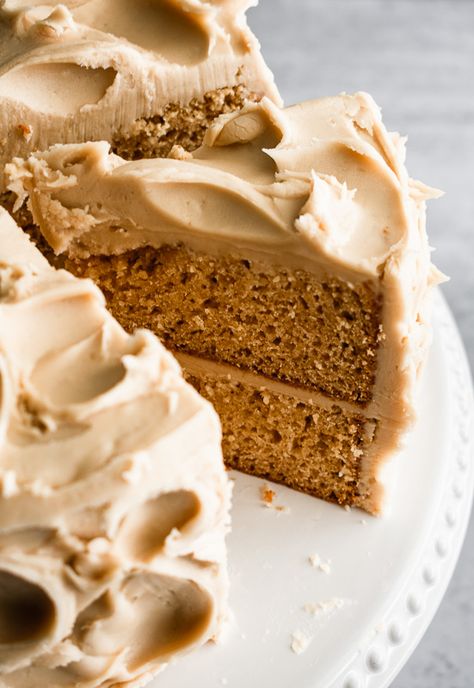 Caramelized Burnt Sugar Cake with Brown Sugar Penuche Frosting - Buckets of Yum Penuche Frosting, Burnt Sugar Cake, Cake With Caramel Frosting, Maple Cake, Brown Sugar Frosting, Brown Sugar Cakes, Cake With Caramel, Holiday Desserts Table, Cake Frosting Recipe