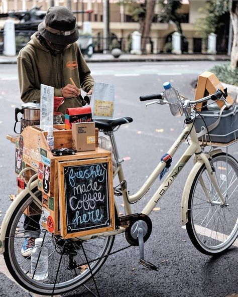 Coffee Lovers | Cafe | Barista on Instagram: “Speciality Coffee from the back of a Bicycle! Amazing😍 ⁣- Follow: @cafeandcoffeeworld Follow: @cafeandcoffeeworld ☕ Follow:…” Bicycle Cart, Bicycle Cafe, Gerobak Dorong, Bike Food, Cafe Barista, Bike Cart, Mobile Coffee Shop, Mini Cafe, Mobile Food Cart