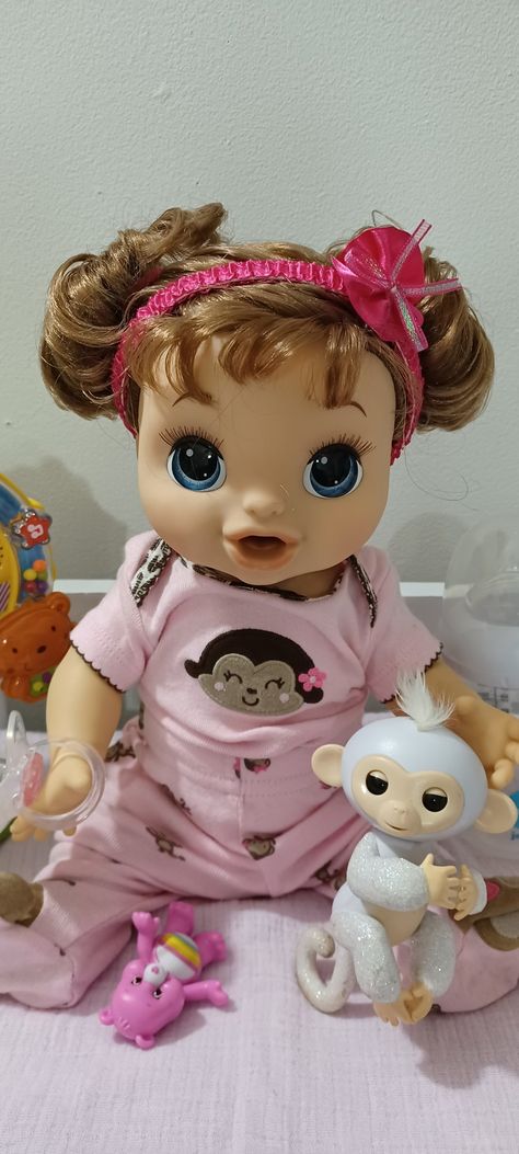 Baby Alive Dolls Aesthetic, Baby Alive Aesthetic, Kids Birthday Treats, Muñeca Baby Alive, Barbie Bebe, American Girl Hairstyles, Preppy Baby, Barbie Party Decorations, Baby Live