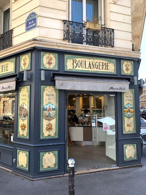 How to order at a Boulangerie in France Paris Boulangerie Aesthetic, French Boulangerie Aesthetic, Boulangerie Aesthetic, Paris Bakeries, Typical French Breakfast, Musical Decor, Paris Eats, Paris Bakery, French Breakfast