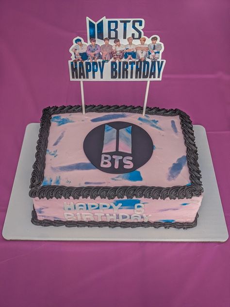 K-pop Themed Birthday Cake K Pop Cake Ideas, K Pop Birthday Cake, Bts Birthday Cake, Bts Cakes, Kpop Birthday, Pastel Rectangular, Bts Birthday, Bts Cake, Bts Birthdays