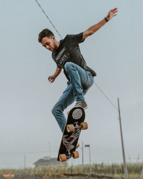 Skater Poses, Skateboard Pictures, Skateboard Deck Art, Deck Art, Skateboard Photography, Action Pose Reference, Anatomy Poses, Body Reference Poses, Human Poses Reference