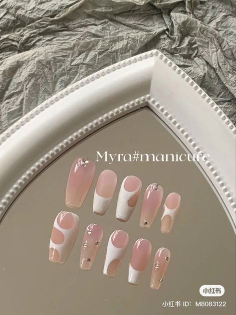 Douyin Ombre Nails, Japanese Nails Acrylic, Press On Nails Photoshoot Ideas, Nails Ballerina Design, Japanese Nail Designs Kawaii, Japanese Nail Art Kawaii, New Jeans Nails, Nail Photoshoot Ideas, Nail Box Design