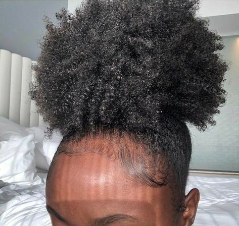 // pinterest @esib123 // Puff Natural Hair, High Puff, Pelo Afro, 4c Natural Hair, Beautiful Natural Hair, Natural Hair Beauty, Natural Hair Styles Easy, Hair Laid, Natural Hair Inspiration