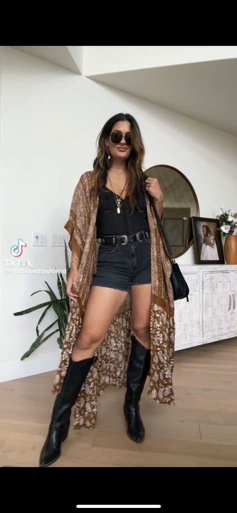 Casual Edgy Outfits, Dress Shorts Outfit, Boho Dress Short, Casual Chic Spring, Boho Summer Outfits, Nashville Outfits, City Outfits, Boho Chic Outfits, Classy Casual Outfits