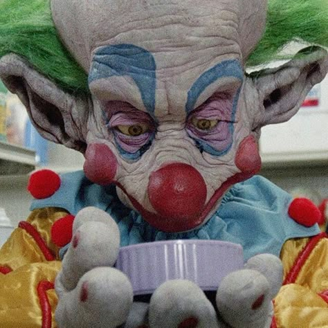 Killer Klowns From Outer Space Klowns From Outer Space, Killer Clown From Outer Space, Solar Printing, Clown Names, Silly Clown, 90s Horror Movies, Horror Classics, Outer Space Wallpaper, Killer Klowns From Outer Space