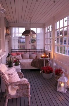 Your porch is an ideal little bit of heaven which you just might be overlooking. Occasionally you will notice a wreathe hanging on a door. however, it’s not a present... Small Enclosed Porch Ideas, Verandah Ideas, Enclosed Patio Ideas, Patchwork Decor, Small Sunroom, Siding Ideas, Balkon Decor, Front Verandah, Enclosed Porch