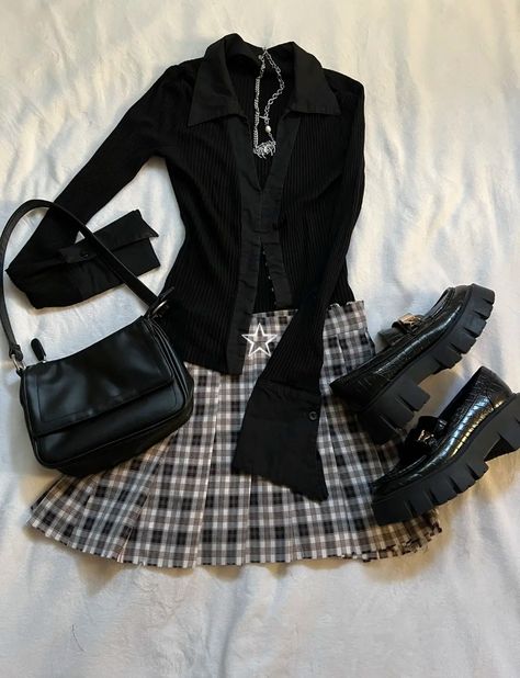 lovergurrl444 on TT Fashion Fails, Grunge Goth, Really Cute Outfits, Casual Style Outfits, Visual Kei, Dream Clothes, Mode Outfits, Look Fashion, Outfit Inspirationen