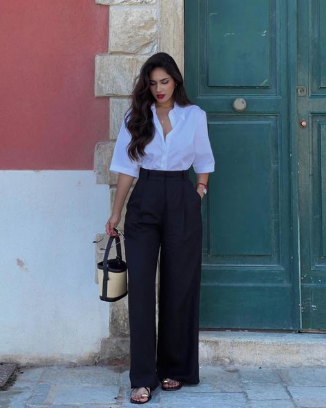 13 Incredible Old Money Aesthetic Outfits To Recreate Yourself - The Wandering Girl Outfit Formal Mujer, Outfits Sommer, Look Zara, Look Office, Corporate Outfits, Business Casual Outfits For Work, Money Aesthetic, Classy Work Outfits, Mode Ootd