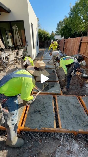 Flor Landscaping on Instagram: "Concrete pour sites sometimes take an assembly line of men to get the job done. There was much more of the landscaping that was worked out that we will show in another video, but this is how the process is broke down per person!" Diy Concrete Walkway, Concrete Backyard Ideas, Poured Concrete Patio, Cement Work, Artificial Rocks, Concrete Walkway, Concrete Bench, Concrete Forms, Poured Concrete