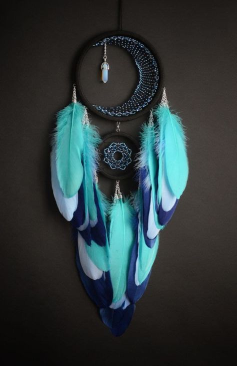 Dream Catcher Room Ideas, Dream Catcher With Crystals, Dream Catcher Designs, Unique Dream Catcher, Dream Catcher Black, Beaded Dream Catcher, Dreamcatcher Diy, Moon Dream Catcher, Diy Dreamcatcher