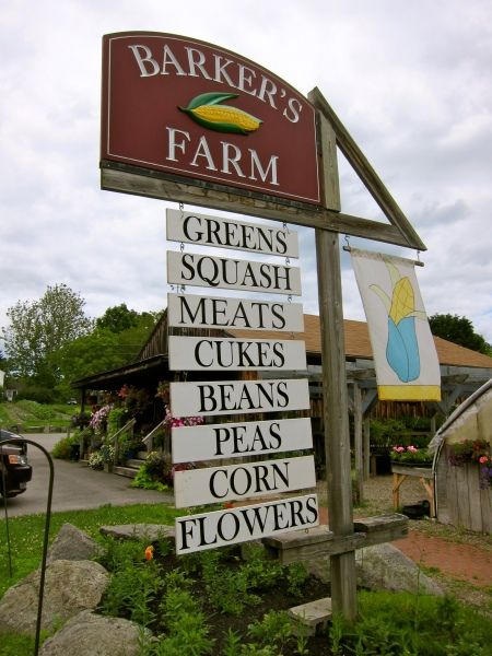 Local Food: Barker's Farm, Stratham / diary of a tomato Produce Stand Signs, Farmstand Sign, Hanging Art Ideas, Farm Signage, Egg Sign, Stall Decorations, Farmers Market Display, Wine Bottle Wall, Produce Stand