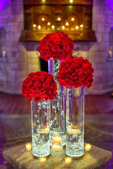 Red Quince Theme, Quince Centerpieces, Centerpieces Quinceanera, Red Quinceanera Ideas, Quinceanera Centerpieces, Red Centerpieces, Red Quince, Red And White Weddings, Red Wedding Theme