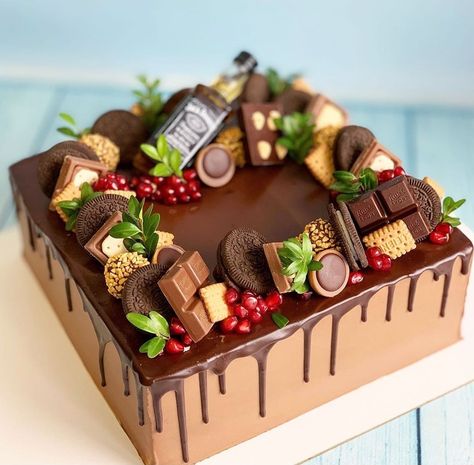 Tårta Design, Kek Coklat, 95th Birthday, Chocolate Cake Designs, Chocolate Cake Decoration, Easy Cake Decorating, Cake Decorating Designs, Crazy Cakes, حلويات صحية