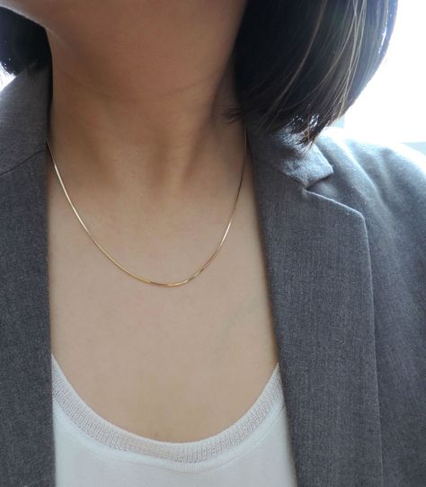 Gold Neck Chain, Simple Chain Necklace, Dainty Necklace Layered, Gold Snake Chain, Gold Chain Design, Lock Necklace, Snake Chain Necklace, Gold Jewelry Simple, Neck Chain