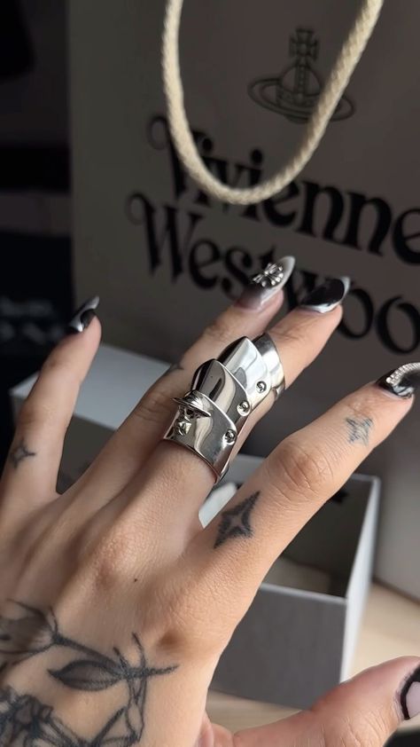 Vivian Westwood Bracelet, Armor Ring Vivienne Westwood, Vivienne Westwood Armour Ring, Vivienne Westwood Store, Vivien Westwood, Armour Ring, Westwood Jewellery, Vivienne Westwood Ring, Vivienne Westwood Bracelet