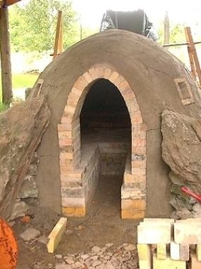 Homemade Wood Fired Kiln Plans - Homemade Ftempo #ceramic #diypottery Raku Kiln, Pottery Kiln, Wood Kiln, Outdoor Oven, Bozeman Mt, Montana State, Ceramics Art, Ceramic Techniques, Pottery Tools