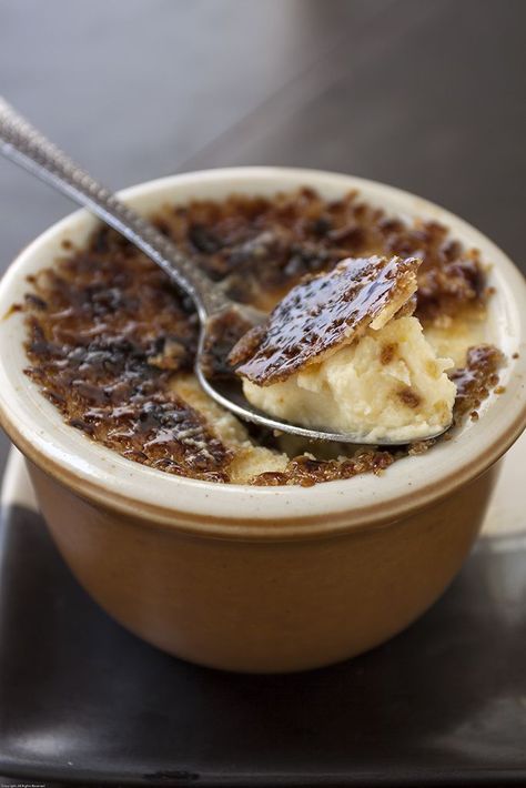 Truffle Honey Crème Brûlée ★ Crème Brûlée Recipe, Truffle Honey, Truffle Recipes, Creme Brulee Recipe, Truffle Recipe, Creamy Desserts, Creme Brulee, How Sweet Eats, Decadent Desserts