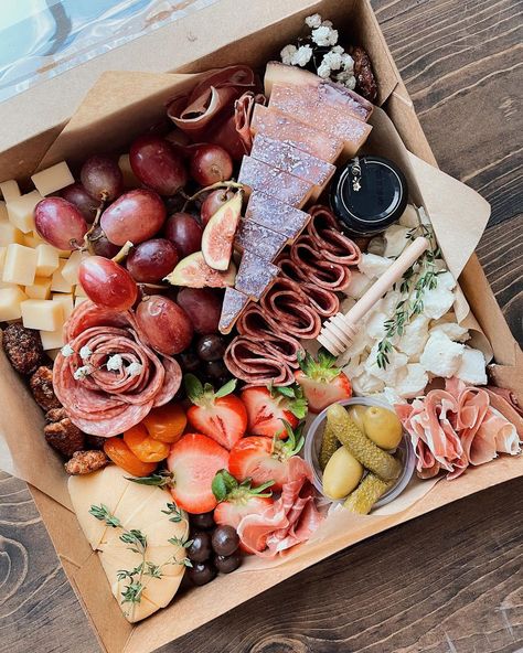 Picnic Graze Box Ideas, Small Grazing Platter, Small Charcuterie Box Ideas, Graze Boxes, Charcuterie Box, Charcuterie Boxes, Board Recipes, Snack Boards, Grazing Boxes