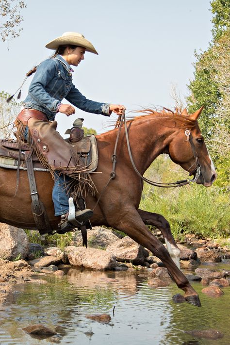 “Always be a first-rate version of yourself, instead of a second-rate version of somebody else.” – Judy Garland #WesternWednesday 📷: Terri Cage Photography #westernlifetoday #westernlife #cowgirllife #cowgirl #cowgirlsandhorses #horses #ranchlife #ranching People Riding Horses, Cowgirl With Horse, Cowgirl Riding Horse, Cowgirl On Horse, Cage Photography, Cowboy On Horse, Western Horse Riding, Woman Riding Horse, Ranch Riding