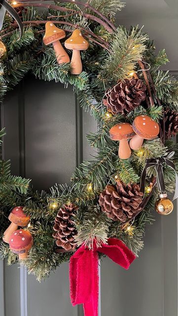 Mushroom Christmas Wreath, Wreath With Mushrooms, Whimsical Woodland Christmas, Hobby Lobby Crafts Diy Christmas, Mushroom Wreath Diy, Christmas Mushrooms Decoration, Rustic Christmas Wreaths Diy, Mushroom Christmas Decor, Woodland Christmas Decor Ideas