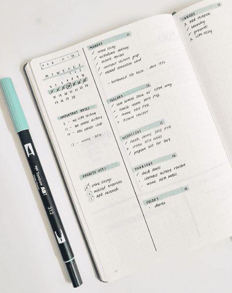 11 Minimalist Bullet Journal One Page Weekly Spread Ideas Minimalist Bullet Journal Layout, Weekly Spread Ideas, Bullet Journal Minimalist, Journal Weekly Spread, Bullet Journal 2020, Bullet Journal Weekly, Bujo Planner, Bullet Journal Notes, Bullet Journal Weekly Spread