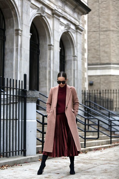 Holiday Dressing, Burgundy Monochromatic Outfit, Pink Wool Coat, Helena of Brooklyn Blonde Cute Dinner Date Outfit, Dinner Date Outfit Ideas, Effortlessly Pretty, Cute Dinner, Estilo Meghan Markle, Dinner Date Outfit, Date Outfit Ideas, Pink Wool Coat, Brooklyn Blonde