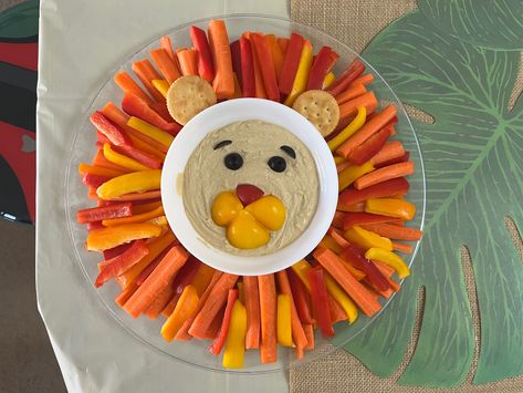 Lion theme hummus platter with bellpepper and carrots! Lion Birthday Party, Hummus Platter, Wild Kratts Party, Lion Party, Lion King Party, Wild Birthday Party, Lion Birthday, Safari Theme Birthday, Leo Birthday