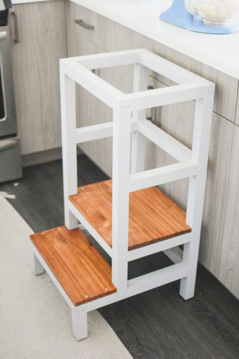 Diy Montessori Step Stool, Diy Kitchen Stool For Kids, Kids Kitchen Helper Stool, Kitchen Helper Tower Diy, Toddler Helper Stool Diy, Montessori Tower Diy, Diy Kitchen Stools, Kitchen Helper Stool Diy Plans, Diy Toddler Stool For Kitchen