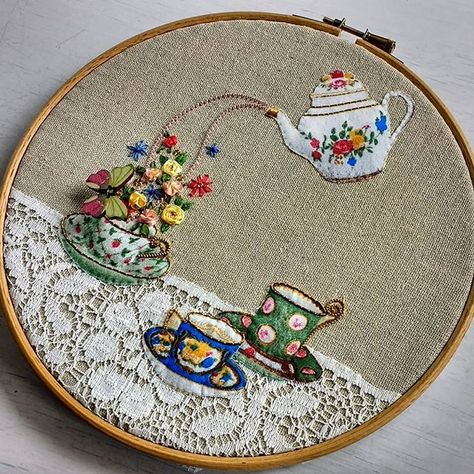 Embroidery Hoop Art Diy, Hand Embroidery Patterns Flowers, Embroidery Stitches Tutorial, Hand Embroidery Projects, Embroidery Patterns Vintage, Embroidery Flowers Pattern, Creative Embroidery, 자수 디자인, Simple Embroidery