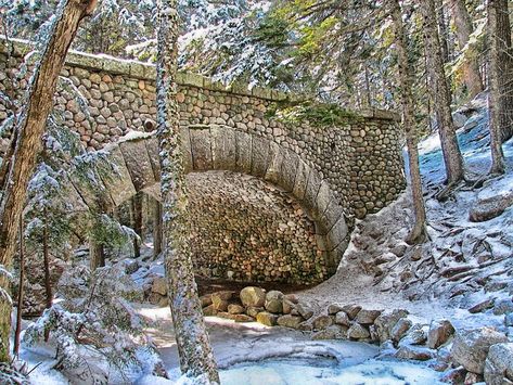 Maine Bridge Hdr Cobblestone Bridge, Maine Winter, England Vacation, Birch Logs, Maine Vacation, Lighthouse Pictures, Maine Travel, Cheap Vacation, Winter Photos