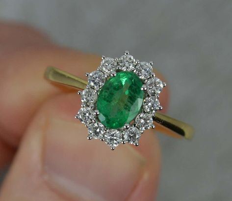 White Diamond Ring, Vs Diamond, Engagement Rings Oval, Emerald Engagement Ring, Diamond Cluster Ring, Diamond Cluster, Cluster Ring, Oval Cut, White Diamond