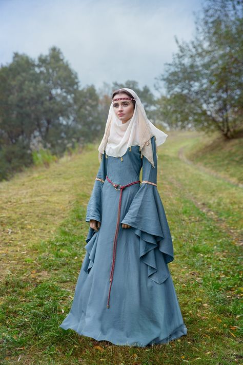 Celtic Forest, Midevil Dress, Dress With Wide Sleeves, Celtic Dress, Celtic Clothing, Irish Clothing, Ren Faire Costume, Medieval Clothes, Fair Outfits