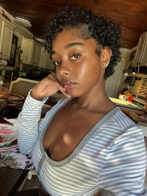 Big Chop Hairstyles, Short Curly Cuts, Big Chop Natural Hair, Finger Waves Short Hair, Cabello Afro Natural, Short Natural Curly Hair, Twa Hairstyles, Natural Hair Short Cuts, Short Hair Black