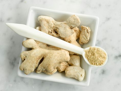 Ginger Root Recipes, Ginger Substitute, How To Store Ginger, Ginger Roots, Remedies For Nausea, Ginger Essential Oil, Dry Ginger, Ginger Recipes, Dehydrated Food