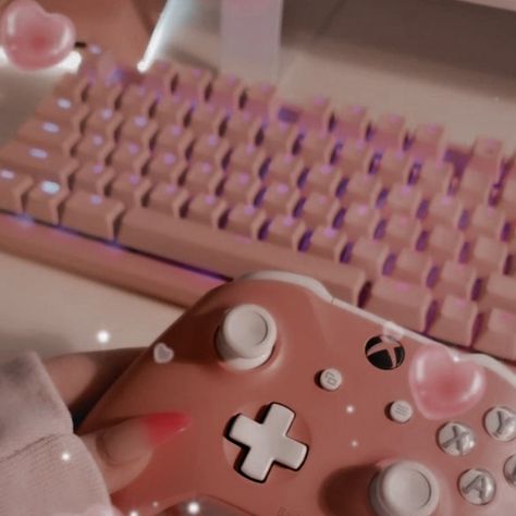 Xbox Gaming Aesthetic, Gaming Aesthetic Pink, Xbox Gamer Pics Aesthetic, Gaming Aesthetic Girl, Video Juegos Aesthetic, Pink Gamer Aesthetic, Gamer Boyfriend Aesthetic, Girl Gamer Aesthetic, Xbox Pfp Aesthetic