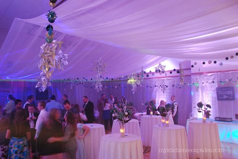 How to drape material for a wedding ceiling Diy Draping Wedding, Tulle Ceiling, Ceiling Draping Wedding, Diy Drapes, Tulle Lights, Homecoming Decorations, Ceiling Drapery, Ceiling Drapes, Wedding Drapery