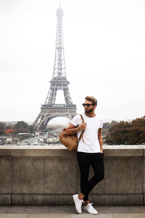 wedweddrfaevaerdfaervgf Erik Forsgren, Paris Outfit Ideas, Paris Photo Ideas, Paris Travel Photography, Travel Pose, Insta Poses, Mens Photoshoot Poses, Mens Summer Outfits, Random Inspiration